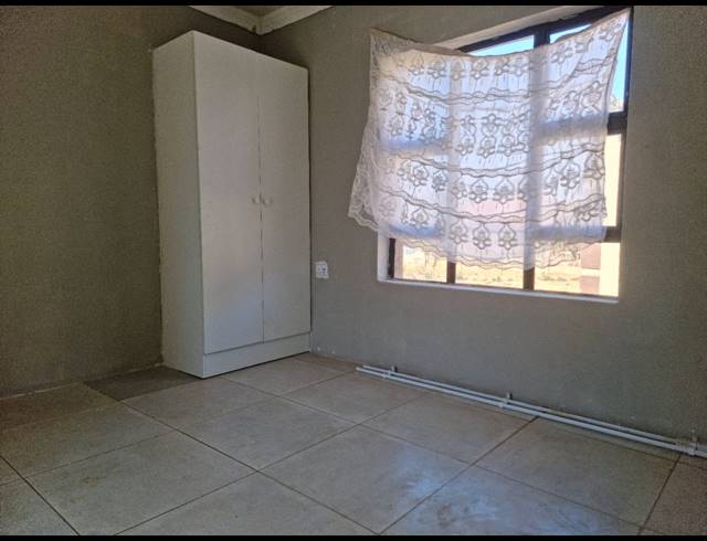4 BEDROOM HOUSE FOR SALE IN SEBOKENG ZONE 10